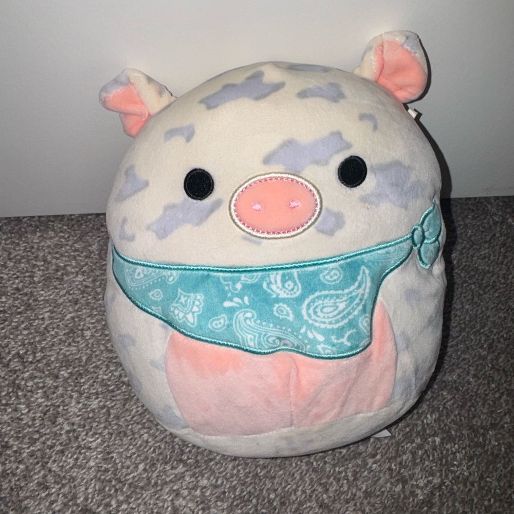 Rosie the Pig Squishmallow